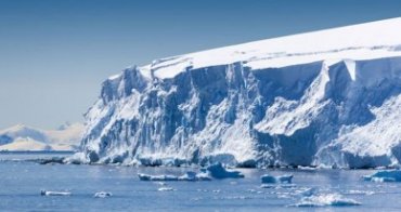 Снега Арктики частично состоят из пластмассы