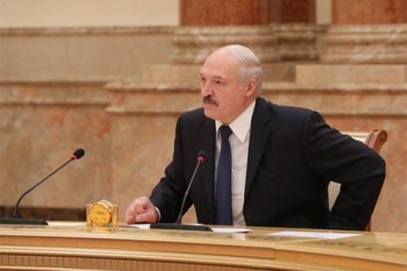 Киевский университет хочет лишить Лукашенко степени доктора наук