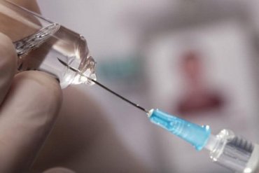 Почти половина украинцев не собирается делать прививки от коронавируса
