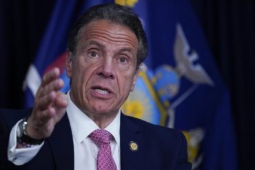 Губернатора штата Нью-Йорк обвинили в домогательствах