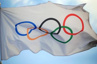 МОК требует объяснений от российского ТВ из-за оскорблений ЛГБТ-спортсменов