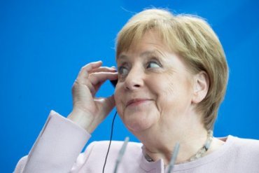 СМИ узнали, какую пенсию будет получать Меркель