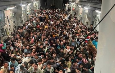 Грузовой самолет США вывез 640 беженцев из Кабула