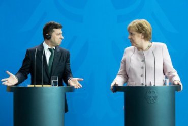 Зеленский посочувствовал Меркель: «Она оказалась в тяжелой ситуации»