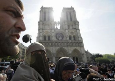 Власти Франции запретили проведение демонстраций мусульман в Париже