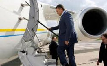 Янукович улетел в США. МИДу поручено организовать встречу с Обамой