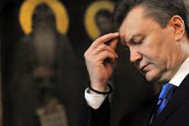 Янукович помолился перед Плащаницей Пресвятой Богородицы