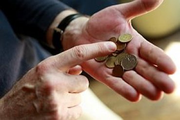 Нардепы обещают поднять пенсии и «минималку» на 12%