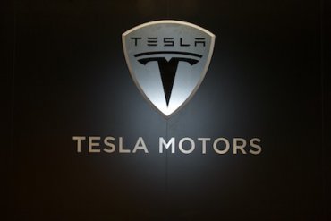 Tesla Motors обещает создать автомобиль-робот через три года