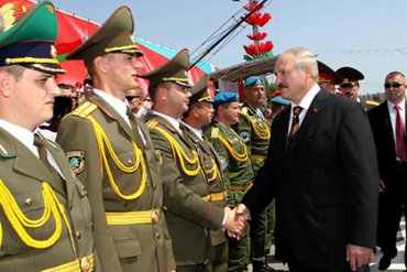 Лукашенко укрепляет границу с Россией