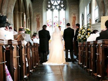 В Великобритании священника обвинили в том, что он устроил «конвейер» фиктивных браков