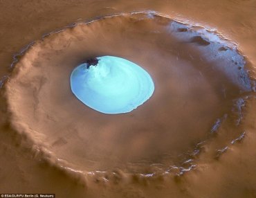 На Марсе обнаружен таинственный кратер