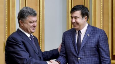 Украинцы требуют от Порошенко назначить Саакашвили новым премьером