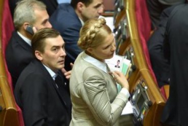 Партия Тимошенко остается в парламентской коалиции