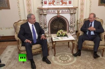 Почему Путин тряс ногами во время встречи с премьер-министром Израиля