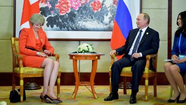 В Кремле объяснили, почему британский премьер не подала руку Путину