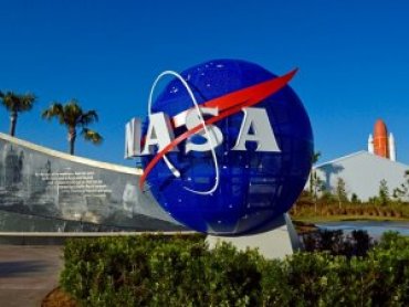 NASA запускает ловца астероидов