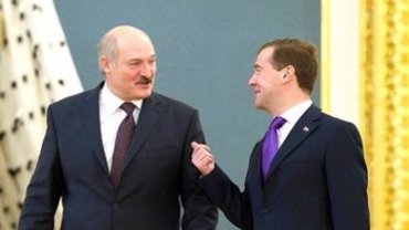 Медведев помог Лукашенко похудеть на «кремлевской диете»