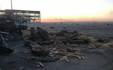 Боевики разбирают Донецкий аэропорт на металлолом