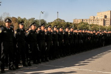 Генконсульство РФ в Харькове охраняют сотни силовиков