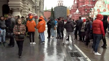 В Москве место в очереди за iPhone 7 продают за десятки тысяч рублей