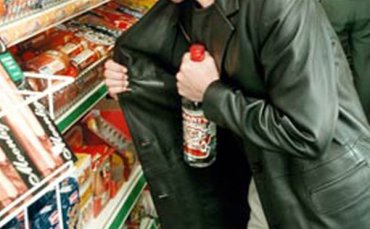 В Подмосковье работники супермаркета убили покупателя, укравшего бутылку водки
