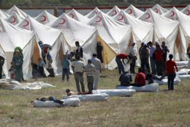 ЕС готов платить беженцам, чтобы те оставались в Турции