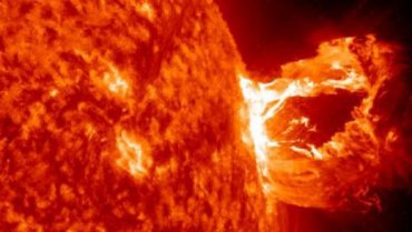 NASA показало мощнейшую за 12 лет вспышку на Солнце
