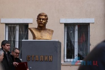 39% россиян за установку памятников Сталину