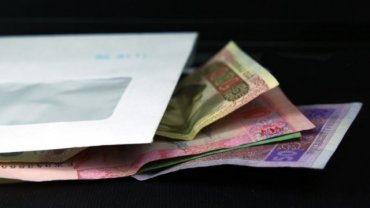 Минимальную заработную плату хотят повысить до 3,7 тыс грн