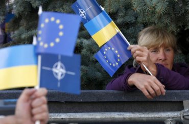 FT: Россия стремится закрыть окно Украины на Запад
