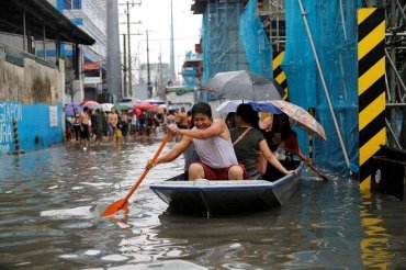Филиппины заливают тропические дожди