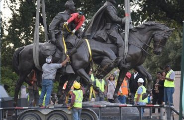 В Техасе снесли памятник генералу Роберту Ли