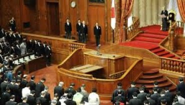 Император Японии распустил парламент из-за угрозы КНДР