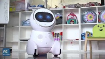 В китайских детсадах начал работать робот-педагог