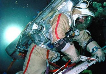 Летающий с МКС «Союз» задрелен сверлами насквозь
