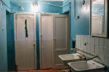 В Москве изнасиловали 45-летнего монтажника в туалете общежития