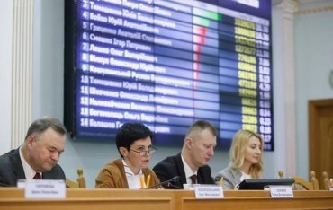 Члены Центризбиркома получили огромные зарплаты за август