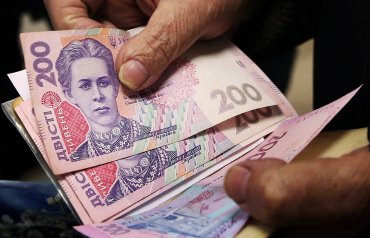 Пенсии в Украине: рост выплат замедлится вдвое