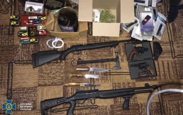 В Киеве задержали торговцев оружием