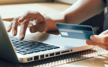 Кредити онлайн: Як отримати гроші не виходячи з дому