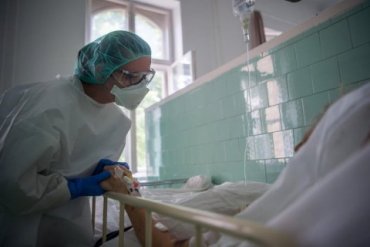 Украина обновила антирекорд по числу зараженных коронавирусом