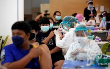 В Таиланде нетрадиционным способом вводят COVID-вакцину