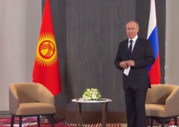Путіна знову принизили: президенту РФ довелося чекати на главу Киргизії