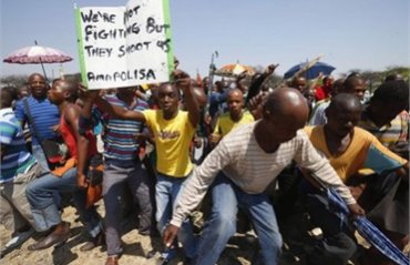 В Южной Африке уволены 12 тысяч бастующих шахтеров