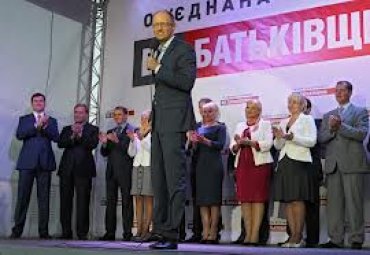 Харьковский суд решил, что встреча Яценюка с избирателями угрожает жизни людей