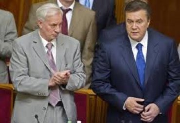 Азаров считает, что импичмент Януковича – катастрофа для Украины