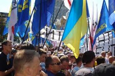 Суд на две недели запретил в Киеве любые массовые акции