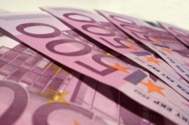 Зачем швейцарцы скупают евро?