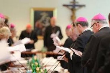 Епископат Польши принес извинения за священников-педофилов